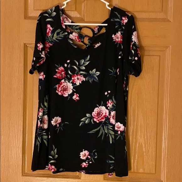 Tops - Black shirt with flowers and open detail on back